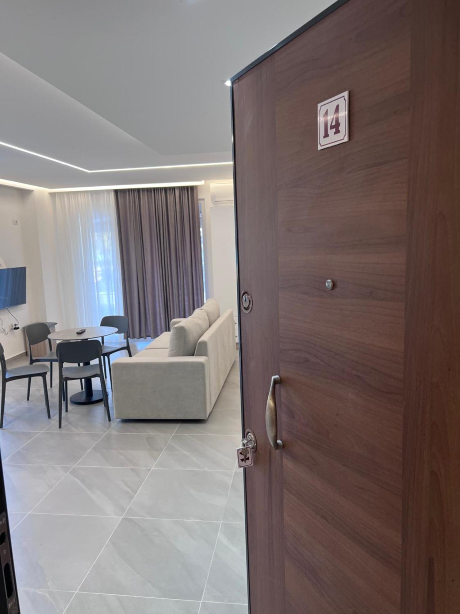 D&D Hotel Shengjin Bagian luar foto