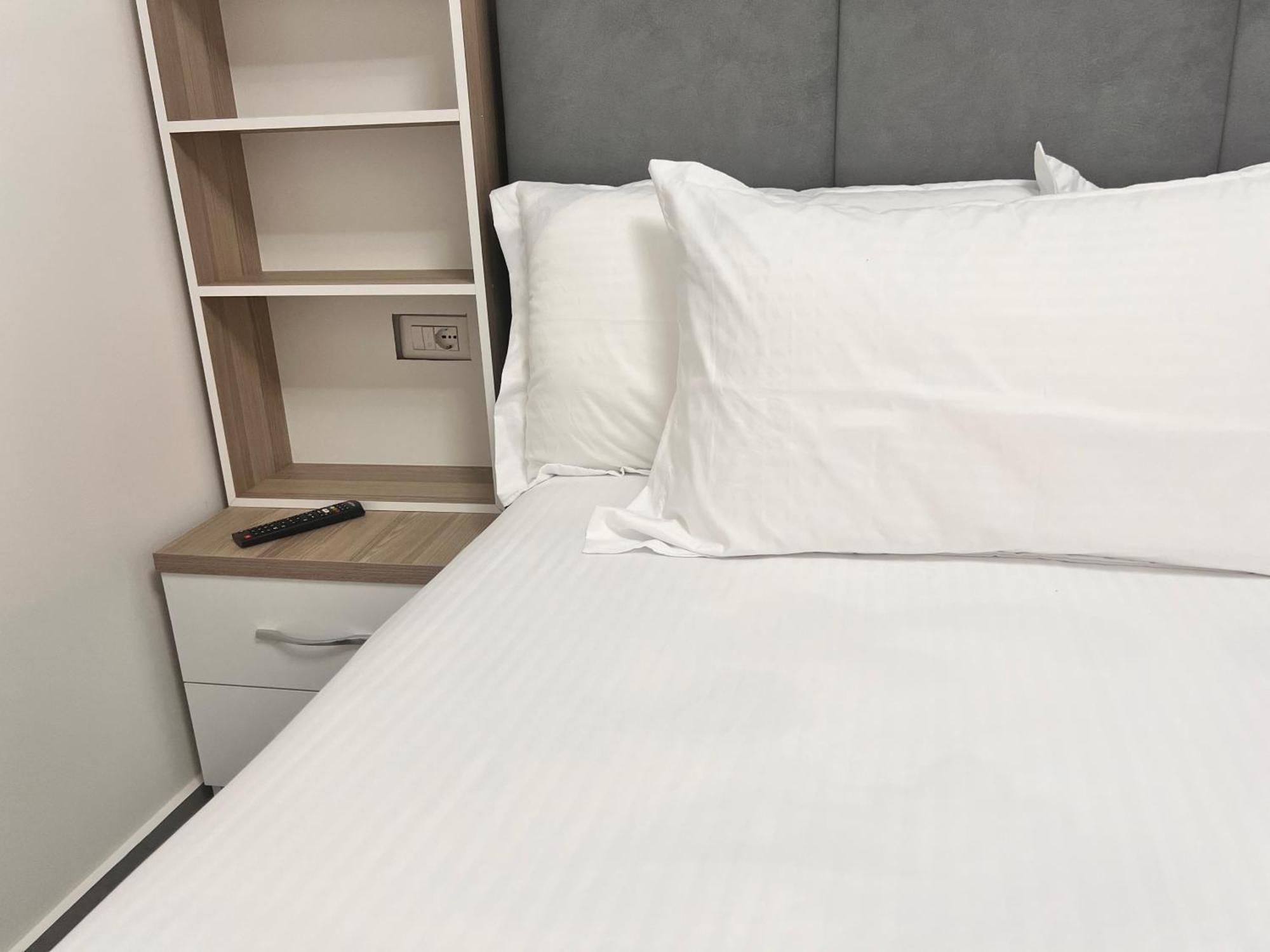 D&D Hotel Shengjin Bagian luar foto