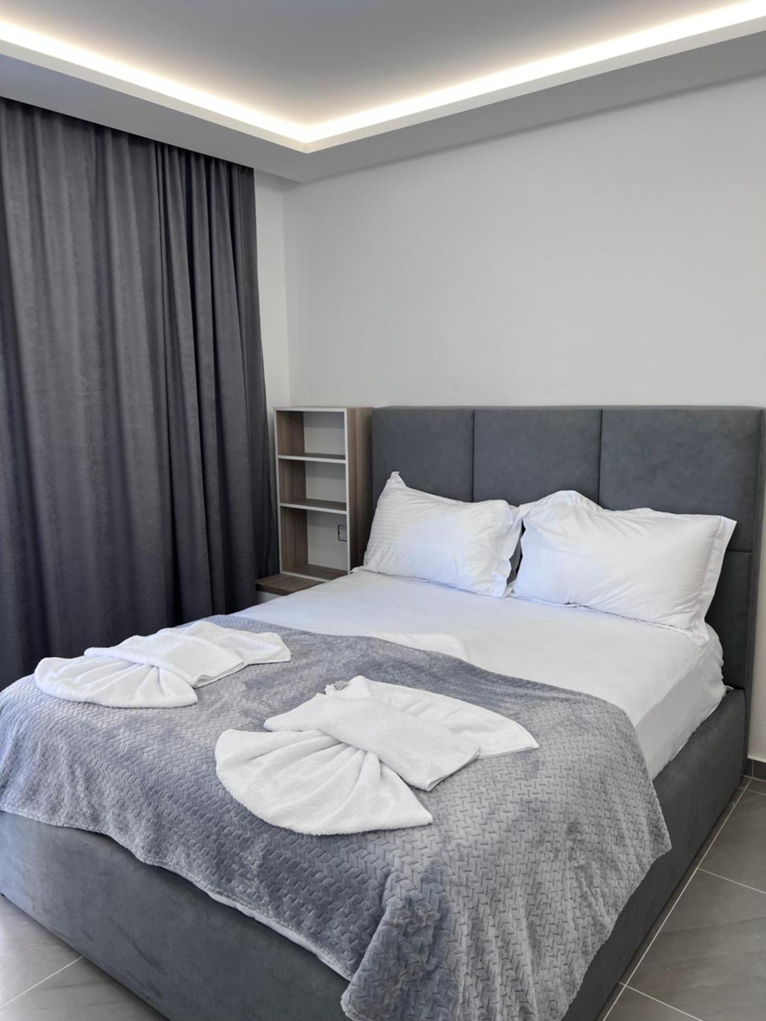 D&D Hotel Shengjin Bagian luar foto