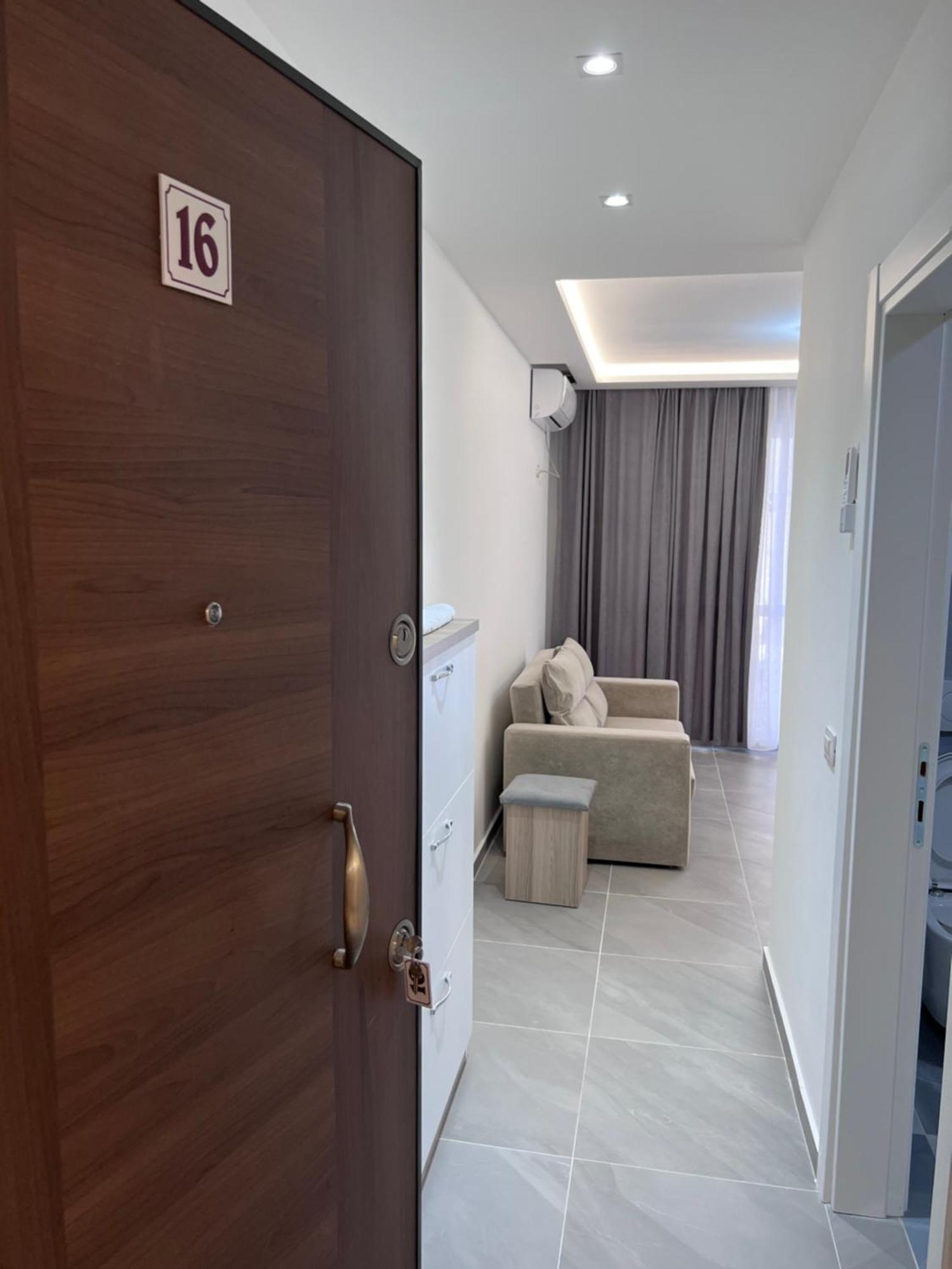 D&D Hotel Shengjin Bagian luar foto
